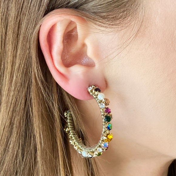 BaubleBar Jewelry - Amazing hoop earrings by Baublebar.
